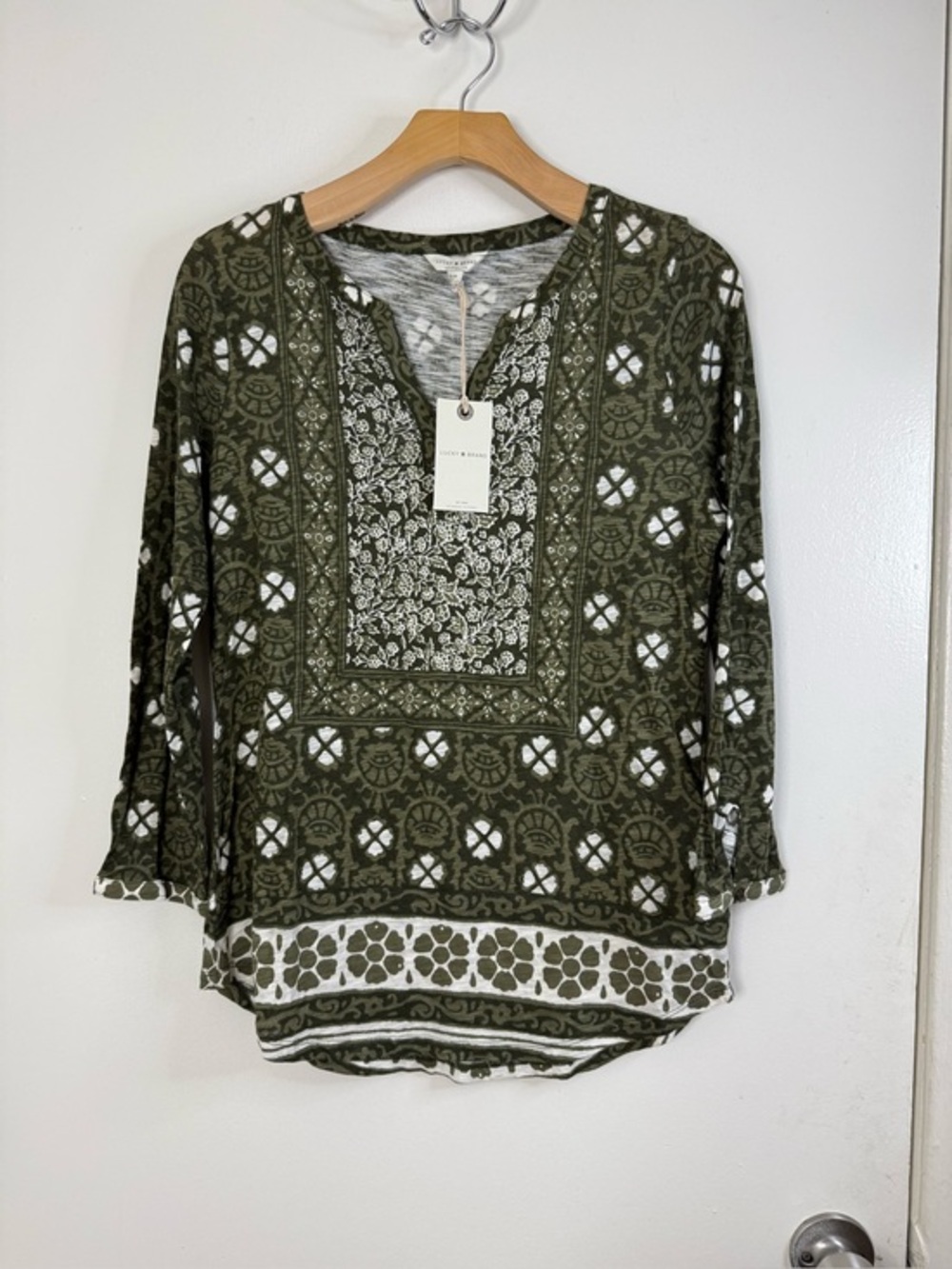 Lucky brand, NWT, green, white medallion print, Boho, pop over split V, blouse S
